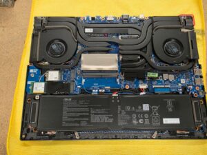 Asus G513R gaming laptop stripped down for no power diagnosis