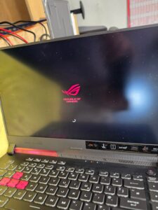Asus G513R gaming laptop powering on after RAM reseating repair